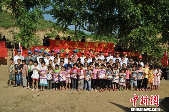 河北15年公益路上的“带头大哥”卢英洪：收获大于眼泪